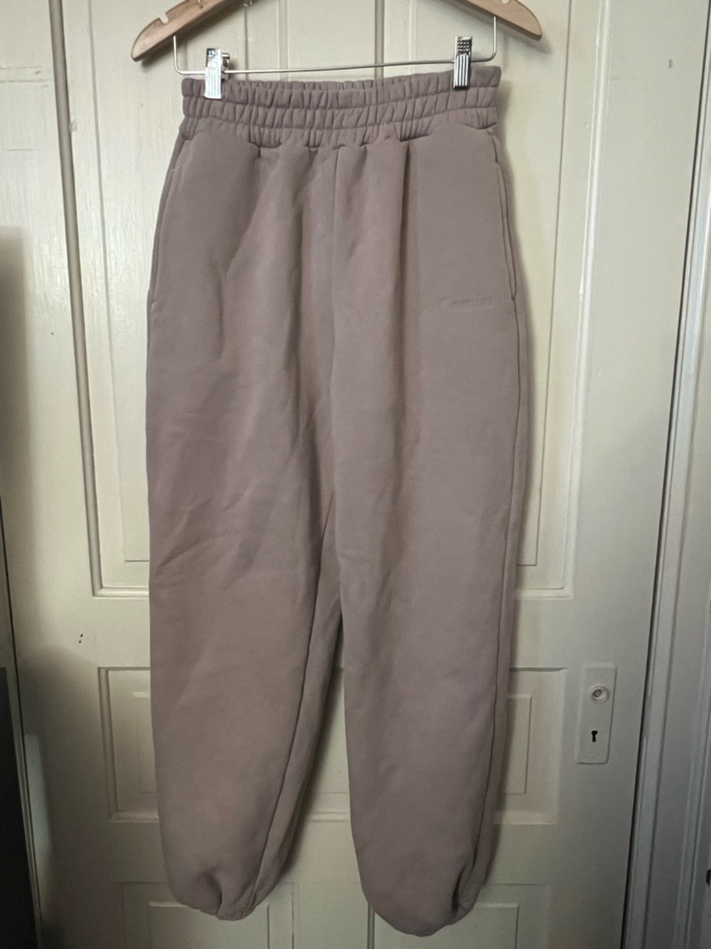 Comfort Women’s Signature Sweatpants Bark Size Small